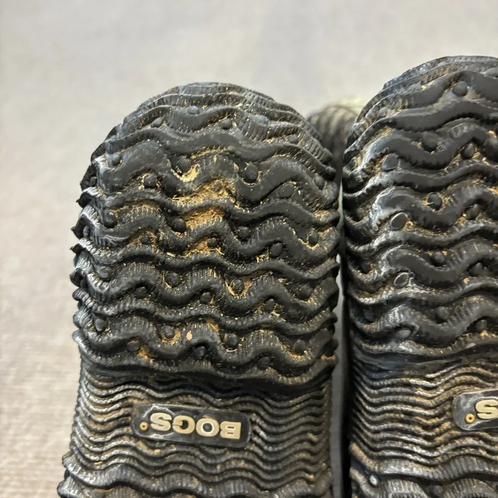 Bogs 30 Below Camo Boots Youth Size 4 Mossy Oak Mid Waterproof Hunting - Picture 8 of 10